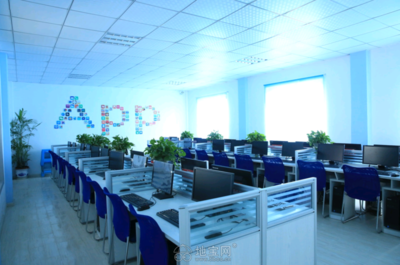 從零基礎(chǔ)到軟件開(kāi)發(fā)高手 江西新華電腦助力實(shí)現(xiàn)夢(mèng)想